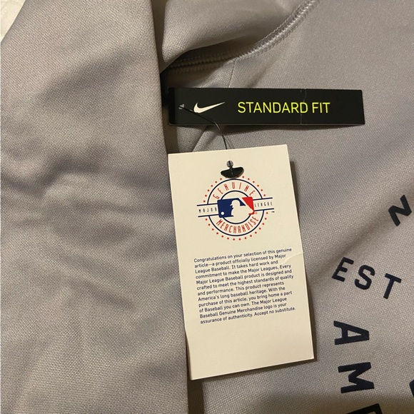 New York Yankees Sweatshirt - Picture 3 of 3